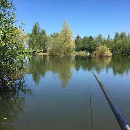 Elton Barn Fishery & Retreat นอตติงแฮม ภายนอก รูปภาพ