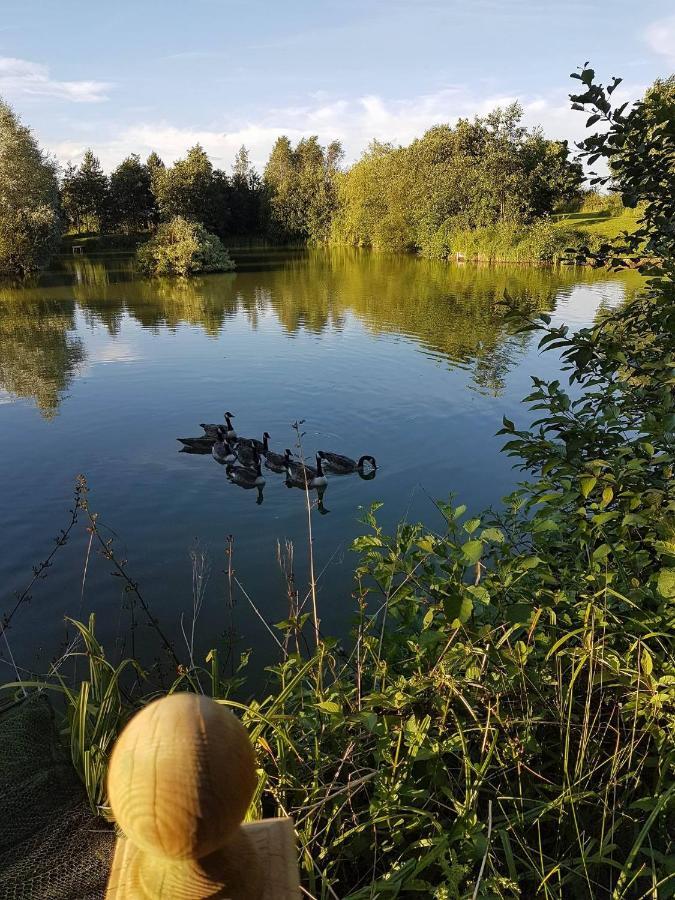 Elton Barn Fishery & Retreat นอตติงแฮม ภายนอก รูปภาพ